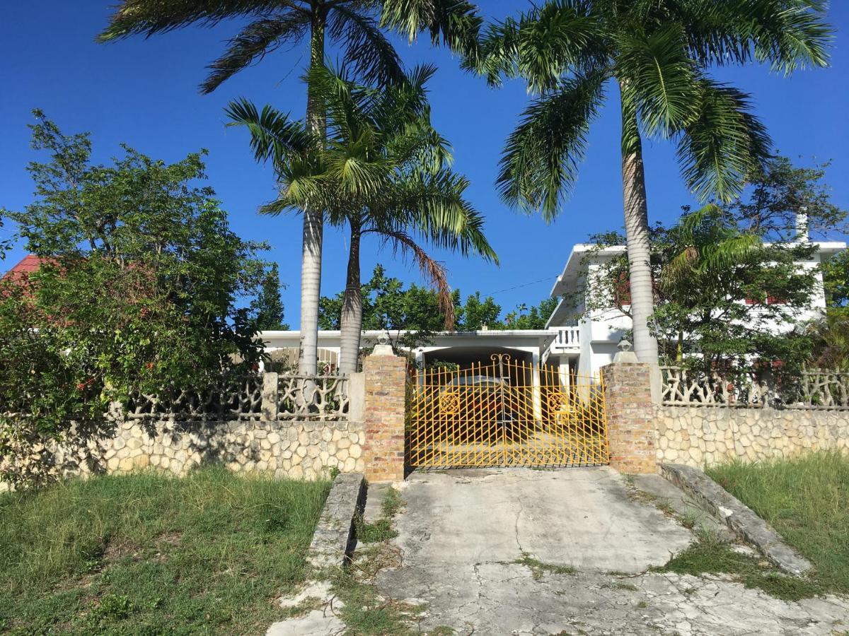 African Symbol Guest House Montego Bay Exterior photo