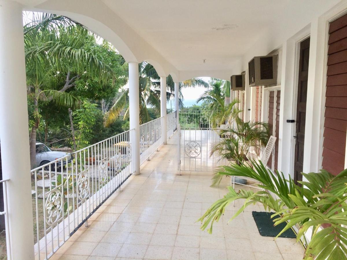 African Symbol Guest House Montego Bay Exterior photo