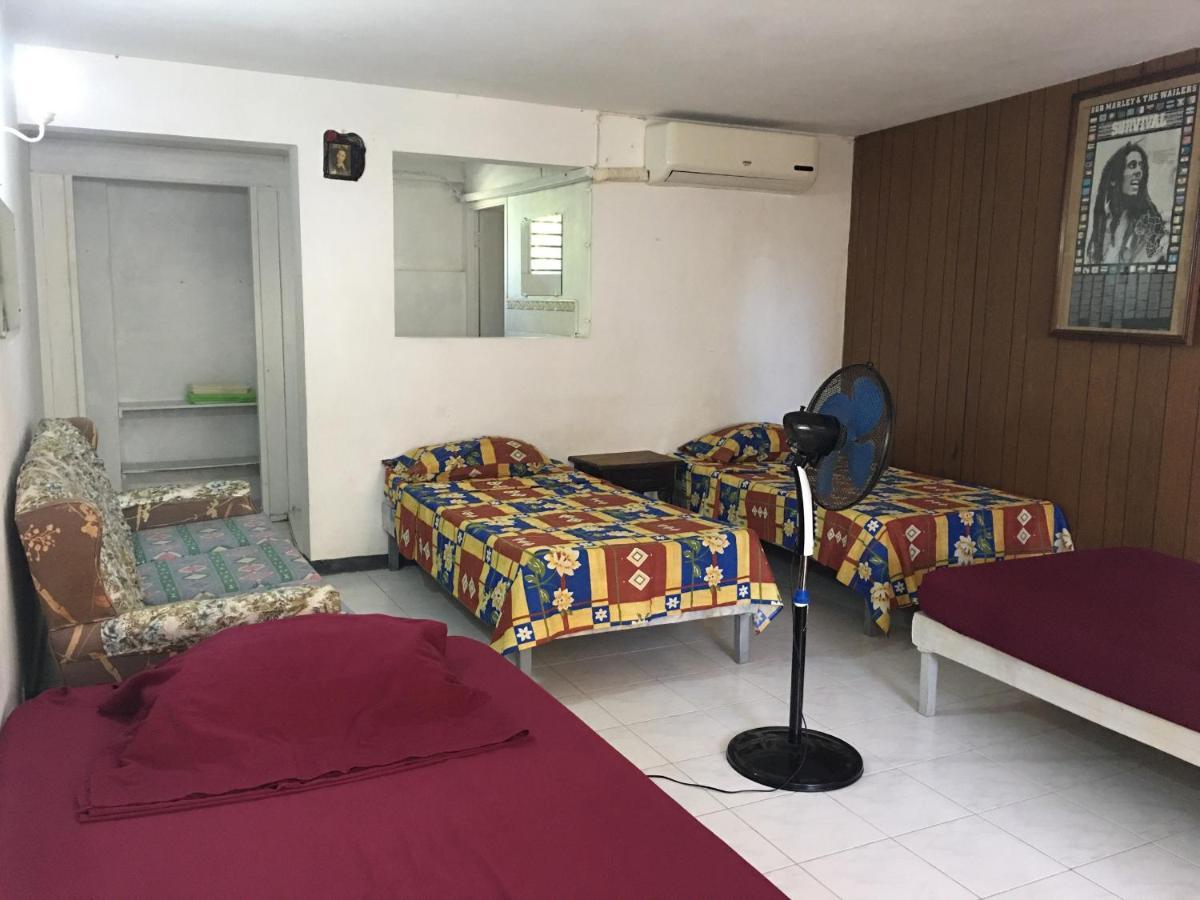 African Symbol Guest House Montego Bay Exterior photo