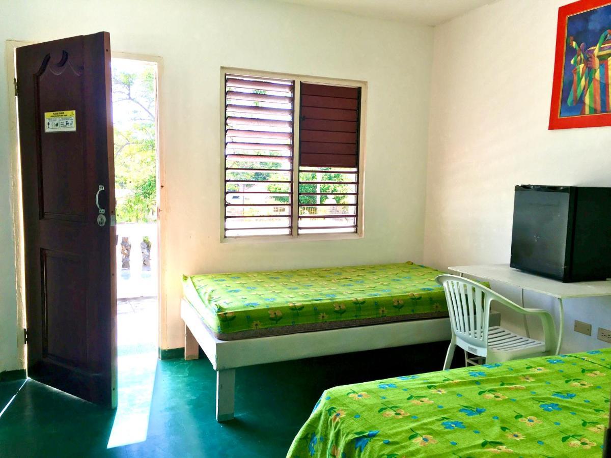 African Symbol Guest House Montego Bay Exterior photo