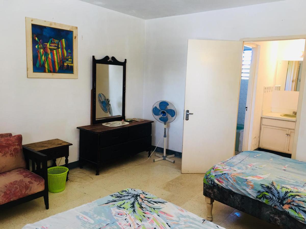 African Symbol Guest House Montego Bay Exterior photo